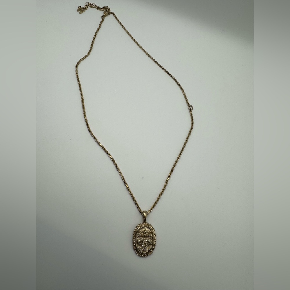 Chanel champagne gold crown and logo with crystal necklace - Picture 3 of 8